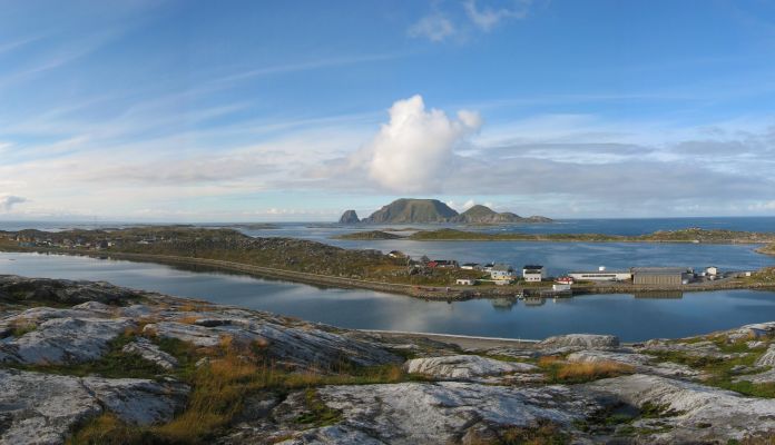 Gjesvær i Nordkapp kommune med Gjesværstappene naturreservat Gjesvær